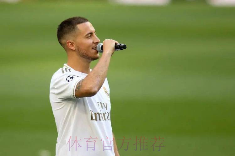 名主持批阿扎尔嬉皮笑脸:把这头猪赶走 不能多留